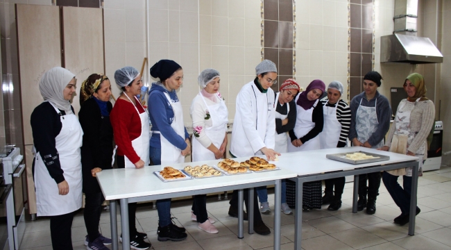 Karşıyaka Belediyesi, sertifikalı kurslarla istihdama destek sunuyor
