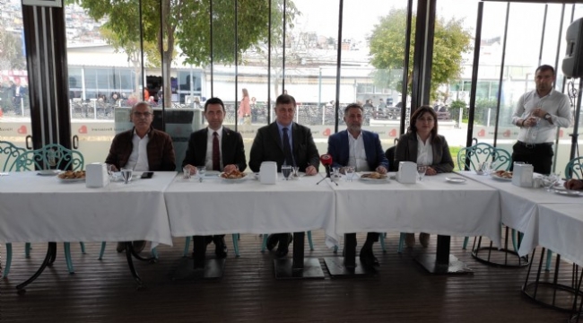 Tugay'dan :İzmir'de CHP bayrağını düşürmeyeceğiz