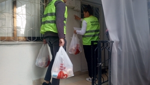 Bayraklı Belediyesinden 13 bin kişiye iftar paketi