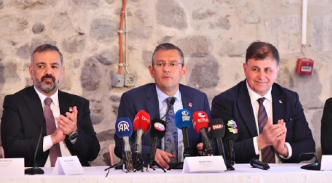 CHP Genel Başkanı Özel İzmir'den gençlere seslendi: Sandığa gidin