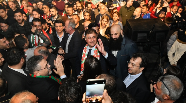 Karşıyaka stadı için miting yaptılar