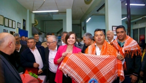 Kınay’dan CHP Karabağlar İlçe Örgütü’nün En Yaşlı Üyesine Ziyaret