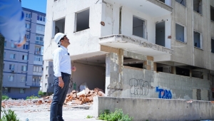 Kırkpınar yerinde inceledi ve isyan etti:Bayraklı’da vatandaşın parası böyle çöpe gidiyor!