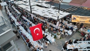  Urla’da AK Partili Tarkan Bakırlı’nın iftarına yoğun katılım oldu