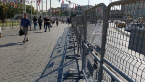 Taksim'e 'Gezi Parkı' ablukası: Park ve Anıt çevresi kapatıldı
