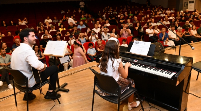 Çiğlili Kursiyerlerden Muhteşem Konser