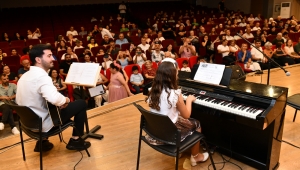 Çiğlili Kursiyerlerden Muhteşem Konser