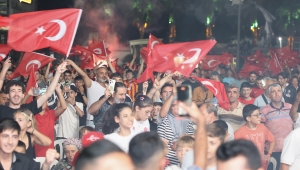 MENEMEN'DE MİLLİ COŞKU, DEV EKRANDA YAŞANACAK