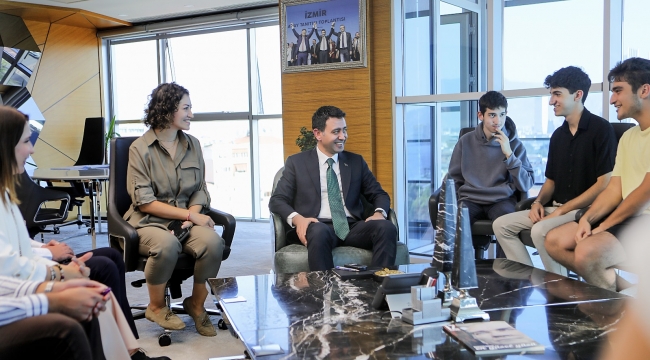 Başkan Önal'dan öğrencilere anlamlı hediye