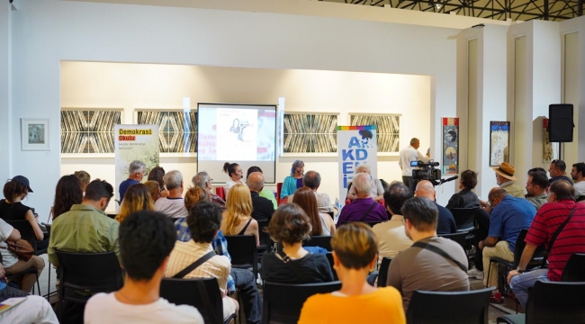 Gençler demokrasi kültürünü sanat aracılığıyla tartıştı