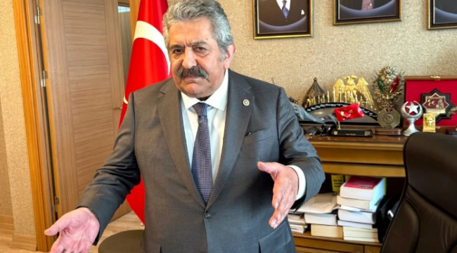 Sosyal medya yıkıldı! MHP'nin kilit isminin masasında Öcalan kitabı