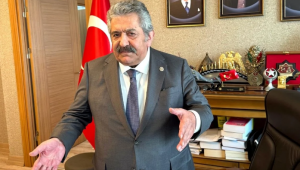 Sosyal medya yıkıldı! MHP'nin kilit isminin masasında Öcalan kitabı