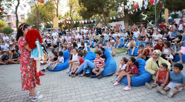 Bayraklı Sokak Festivali’nde çocuklar doyasıya eğlendi