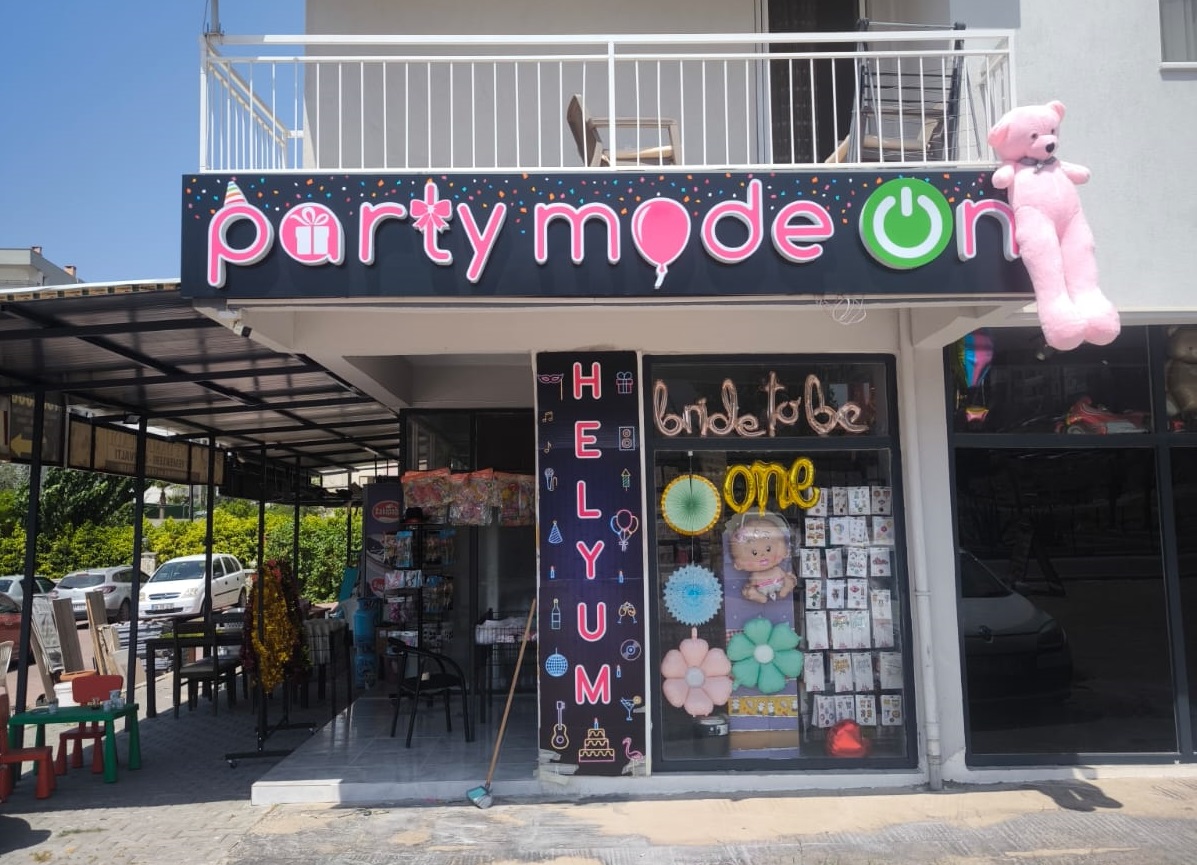Menemen helyum çiğli Parti mode on
