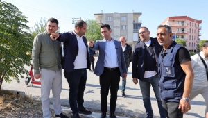 Başkan Önal Mahallelerde projeleri inceledi, vatandaşlarla buluştu