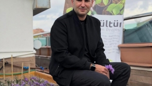 Ülkü Ocakları Genel Merkezi’nin Terasında Safran Hasadı