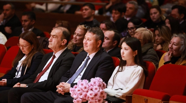 Dünya Türk Dili Ailesi Günü İzmir’de ilk kez düzenlendi