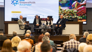 İzmir’de kooperatifçiliğe mercek tutuldu 