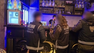 İzmir'de yılbaşı öncesi sahte alkol operasyonu: 2 tutuklama