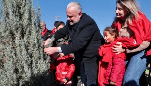 Menemen Belediyesi binlerce fidan dikti