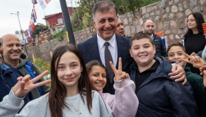 Park tamam sırada iki spor sahası var