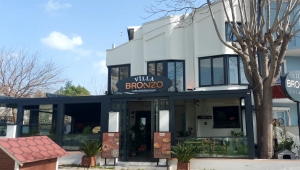 Villa Bronzo Cafe&Resto