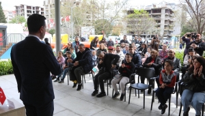 Bayraklı’da Çocuk Kitap Şenliği Yoğun İlgi Gördü