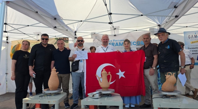Menemen çömlekçiliği Fransa’da tarih yazdı