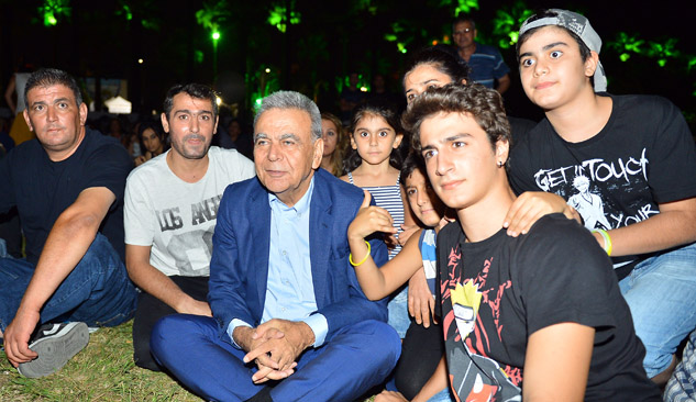 Başkan’dan Çimde Konser Keyfi