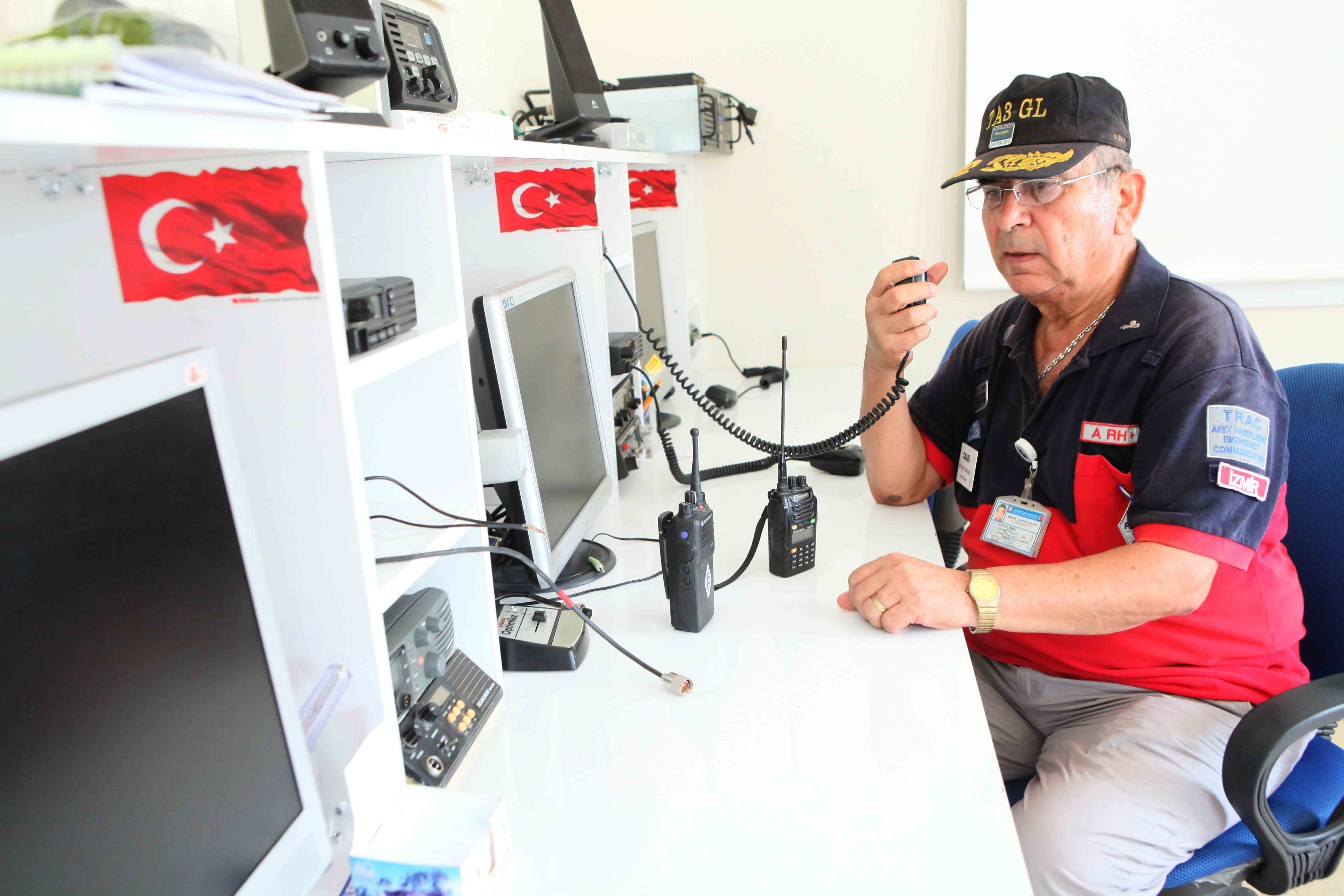 Bayraklı’dan dünyayla iletişim kuruyorlar