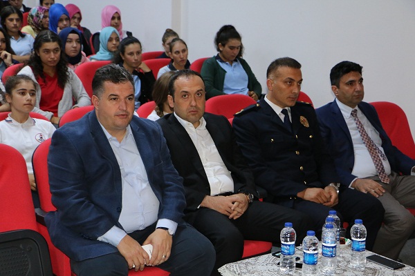 KINIK'TA 15 TEMMUZ DEMOKRASİ ŞEHİTLERİ ANILDI