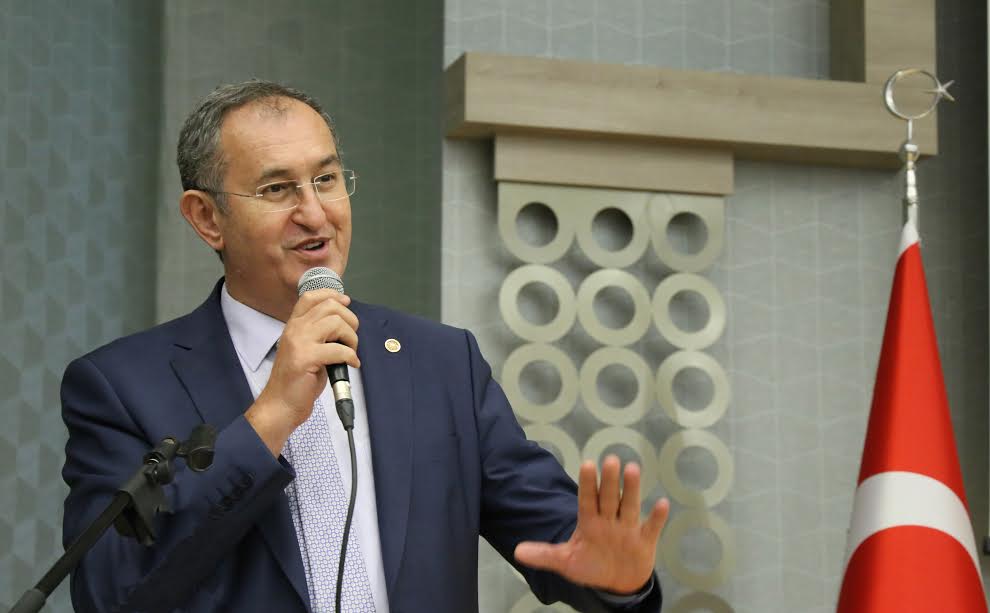 Sertel zorunlu Arapça dersini Meclis’e taşıdı