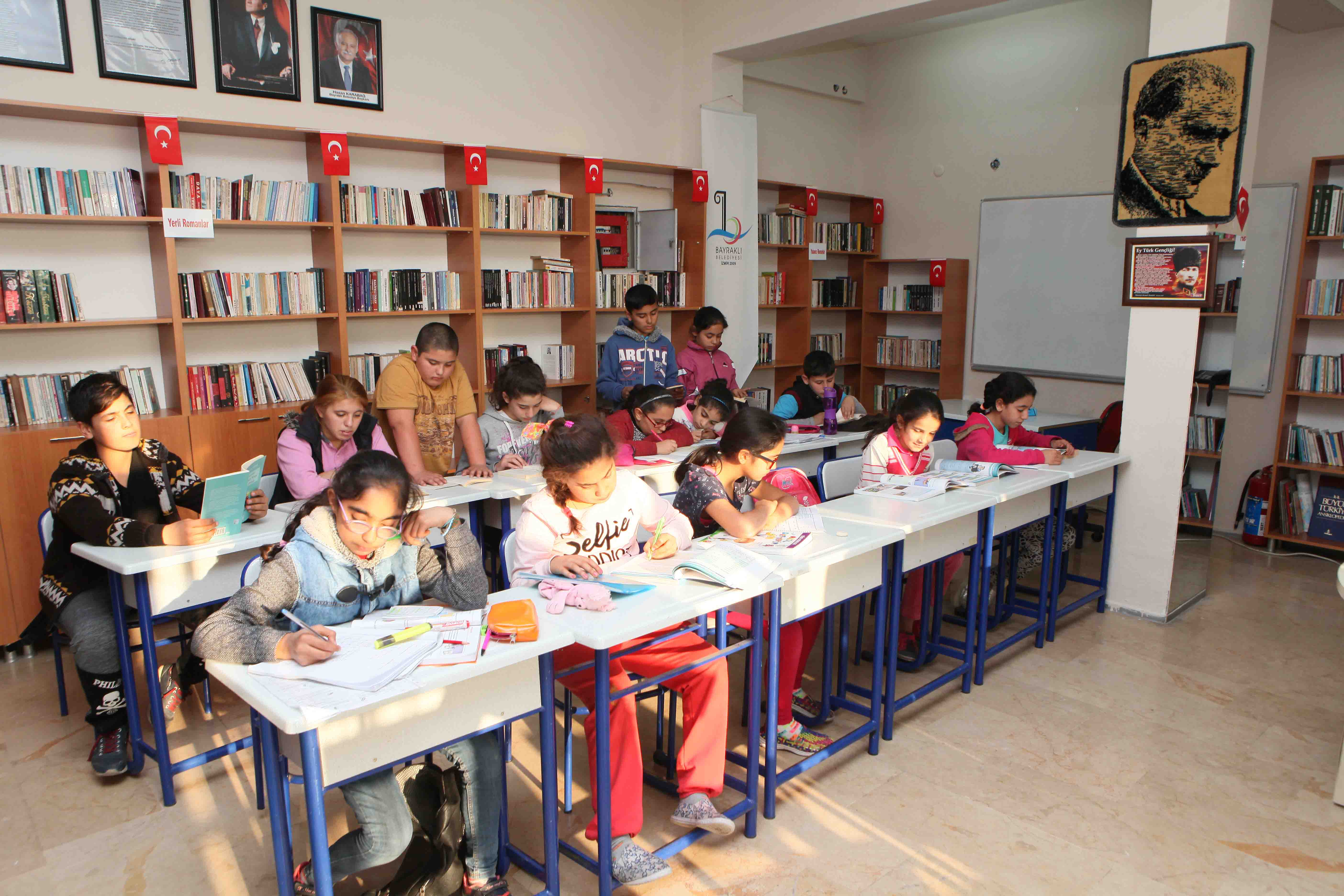 Bayraklı kütüphanelerinde her gün bir etkinlik