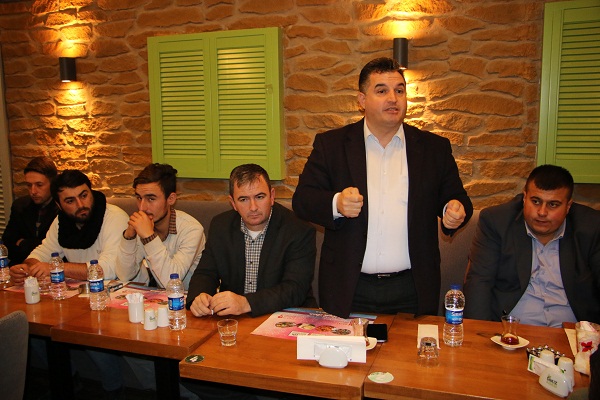 KINIK BELEDİYE BAŞKANI GENÇLERLE BULUŞTU