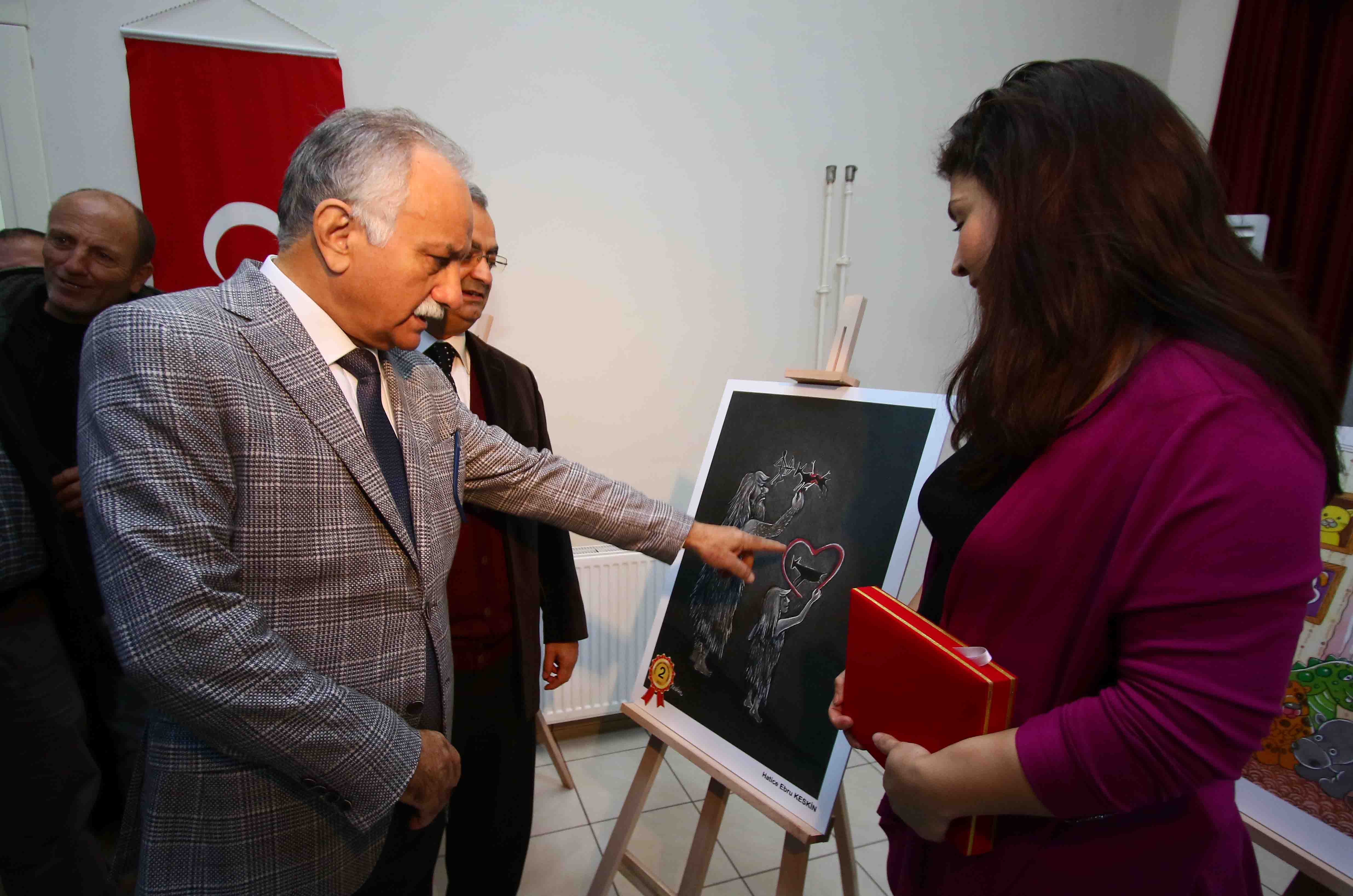 Bayraklı'yı karikatürler ve fotoğraflarla anlattılar