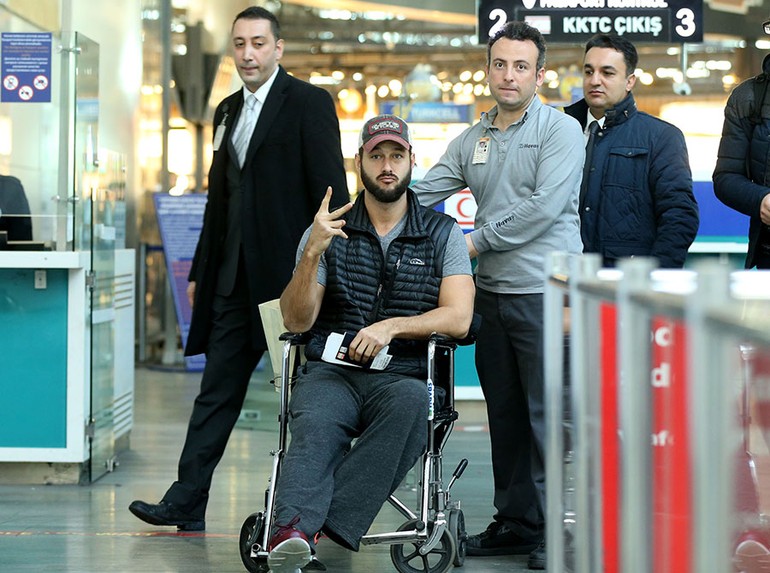 Saldırıdan kurtuldu, Türkiye'den böyle gitti
