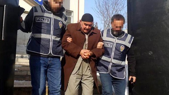 Evine el bombası atıp akrabasını öldürdü