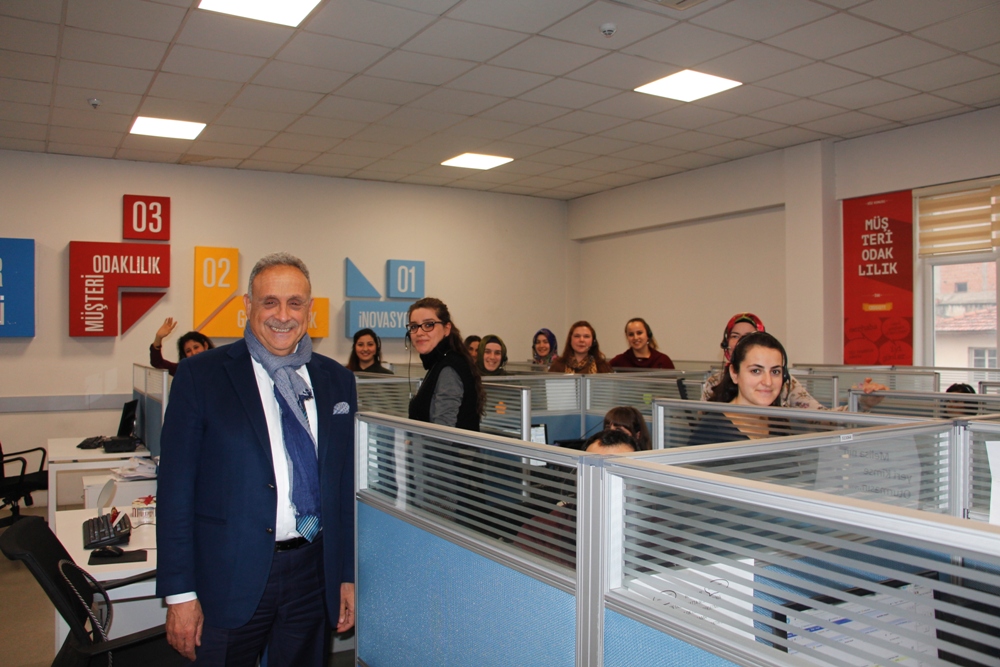 rnÖDEMİŞ ÇAĞRI MERKEZİ'NDE 250 KİŞİ ÇALIŞIYOR