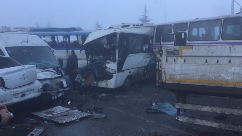 Konya’da zincirleme trafik kazası: 40 araç birbirine girdi!