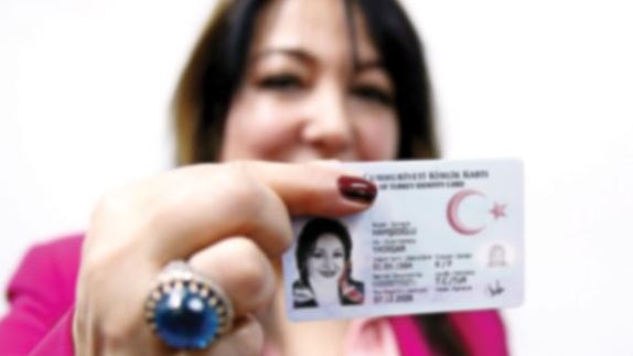 Yeni kimlikler yurt dışına şimdilik yok