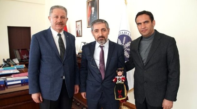 Rektöre ziyaretler sürüyor..