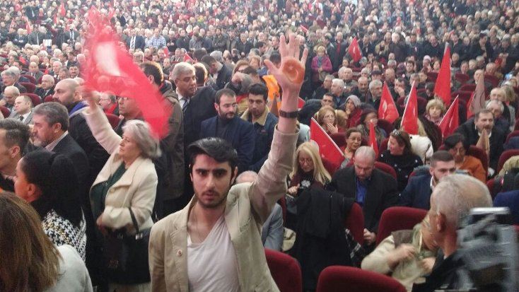 Ankara'da MHP'li muhaliflerin toplantısında elektrikler gitti