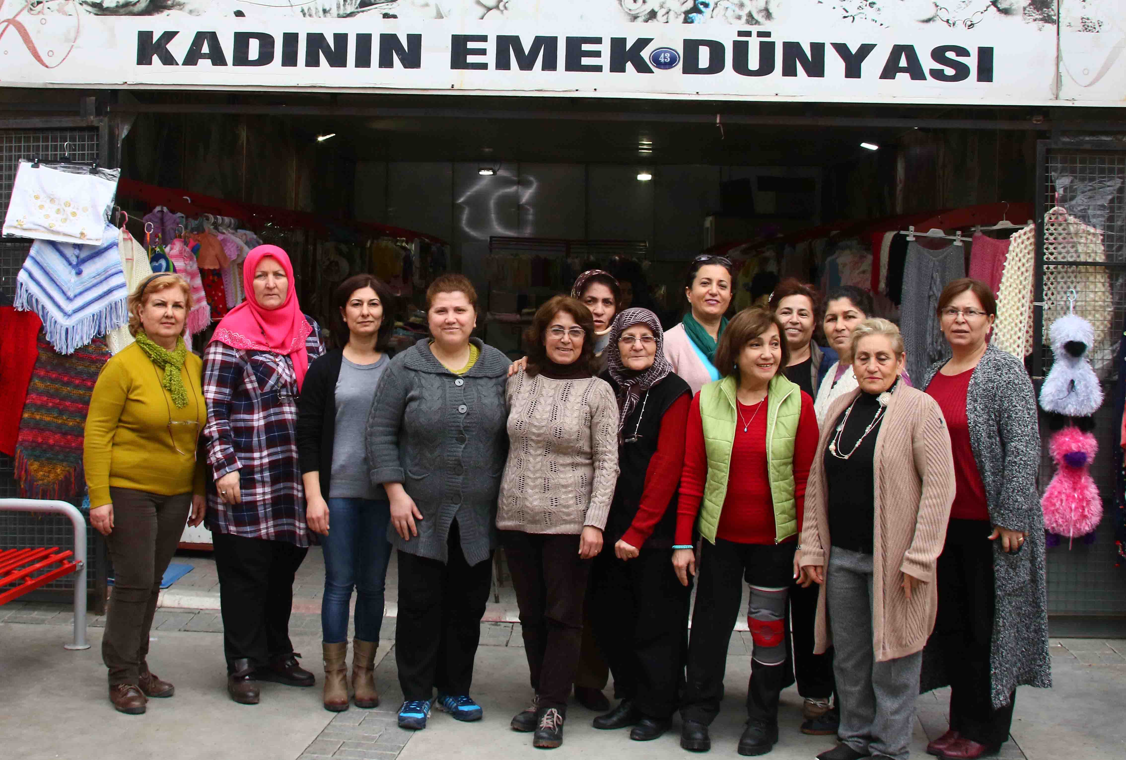 Bayraklı'nın “emekçi” kadınları!