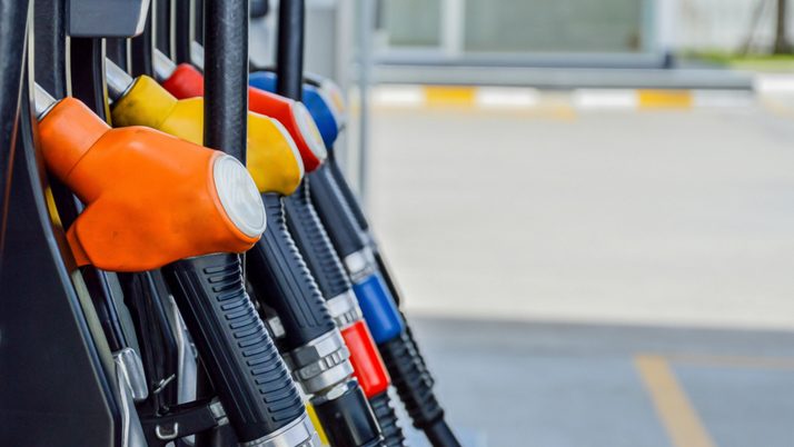 Arz fazlası petrol fiyatlarını düşürdü