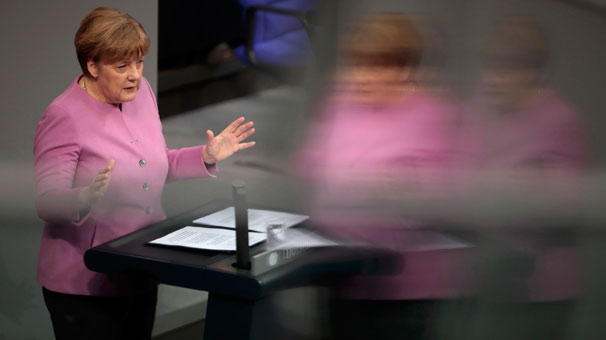 Merkel: Almanya'daki Türkler toplumumuzun bir parçası