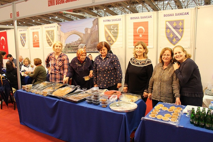 İZMİR BOSNA SANCAK DERNEĞİ 'KADIN FESTİVALİ'NDE STANT AÇTI