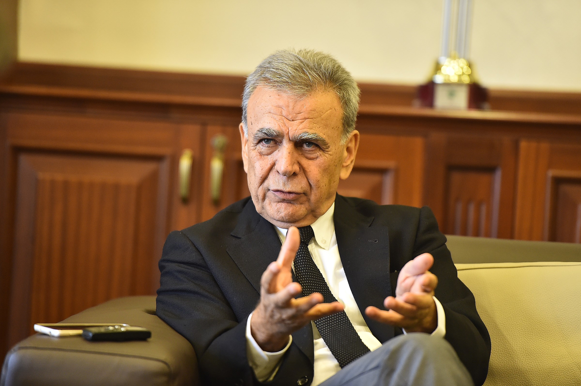 İzmir için bir jest bekliyorum