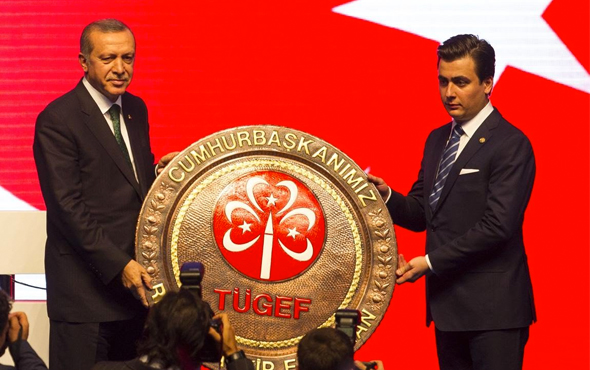 Ak Parti'ye referandum şarkısı yazan isme çok şaşıracaksınız
