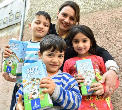 Mülteci çocukların “Süt Kuzusu” sevinci
