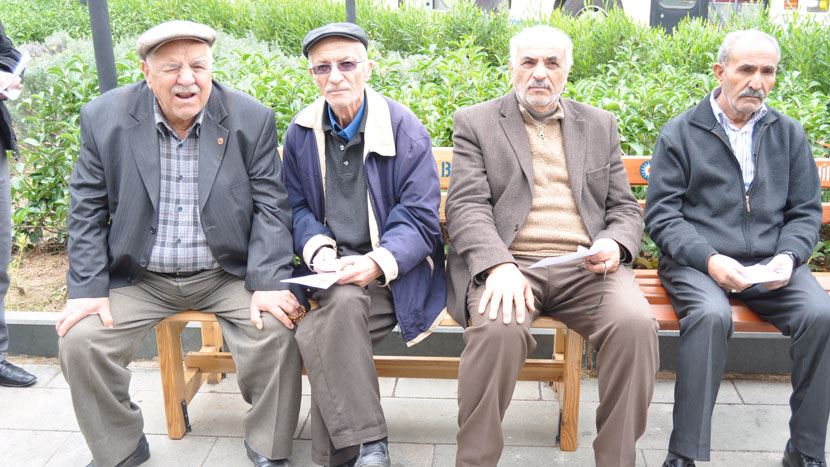 Emekliye çifte zam müjdesi!